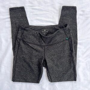 Athleta Chaturanga Heartbeat Tight Leggings Black Gray Print Size Small